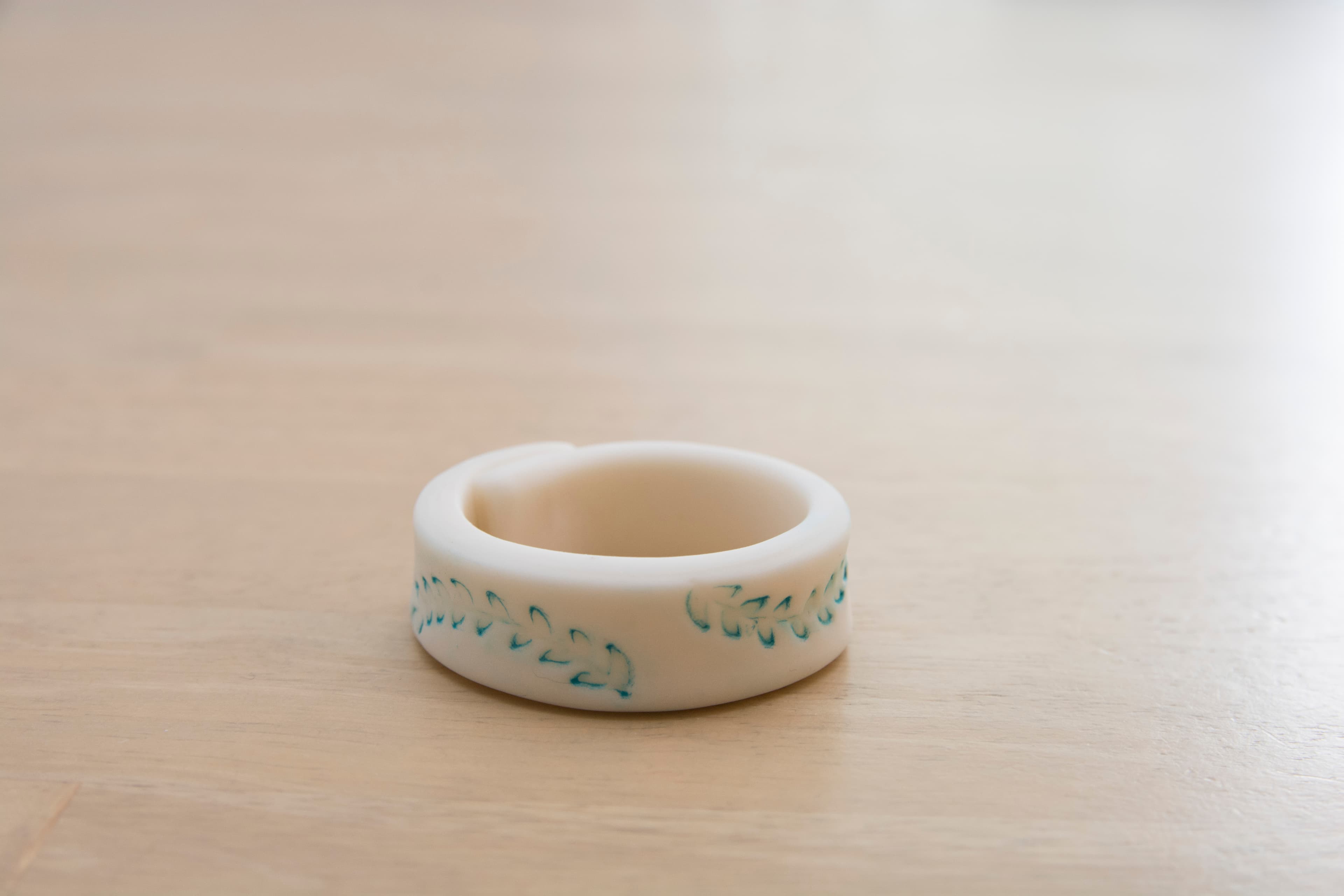 Garden hand-cast napkin ring